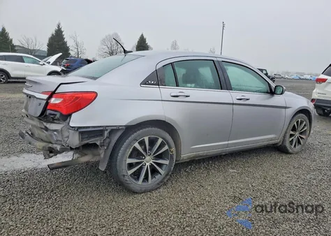 2013 Chrysler 200 Touring z USA, uszkodzony, nr VIN 1C3CCBBB3DN569999